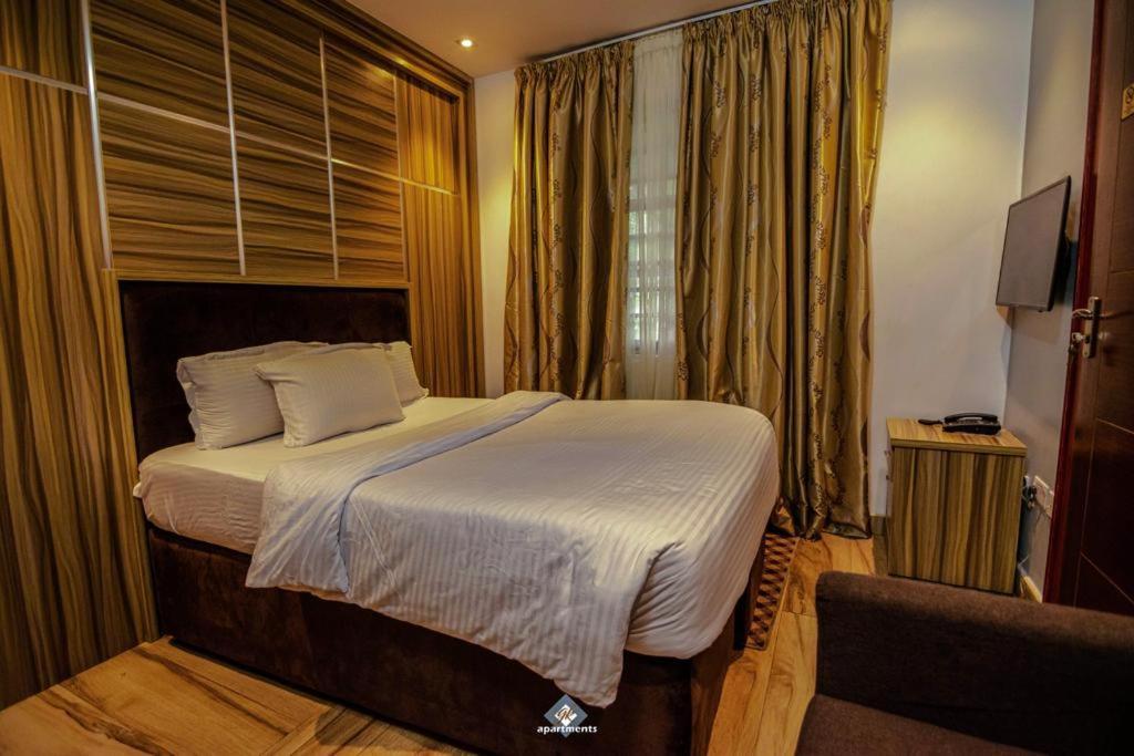 Gk Apartments อาซาบา ภายนอก รูปภาพ